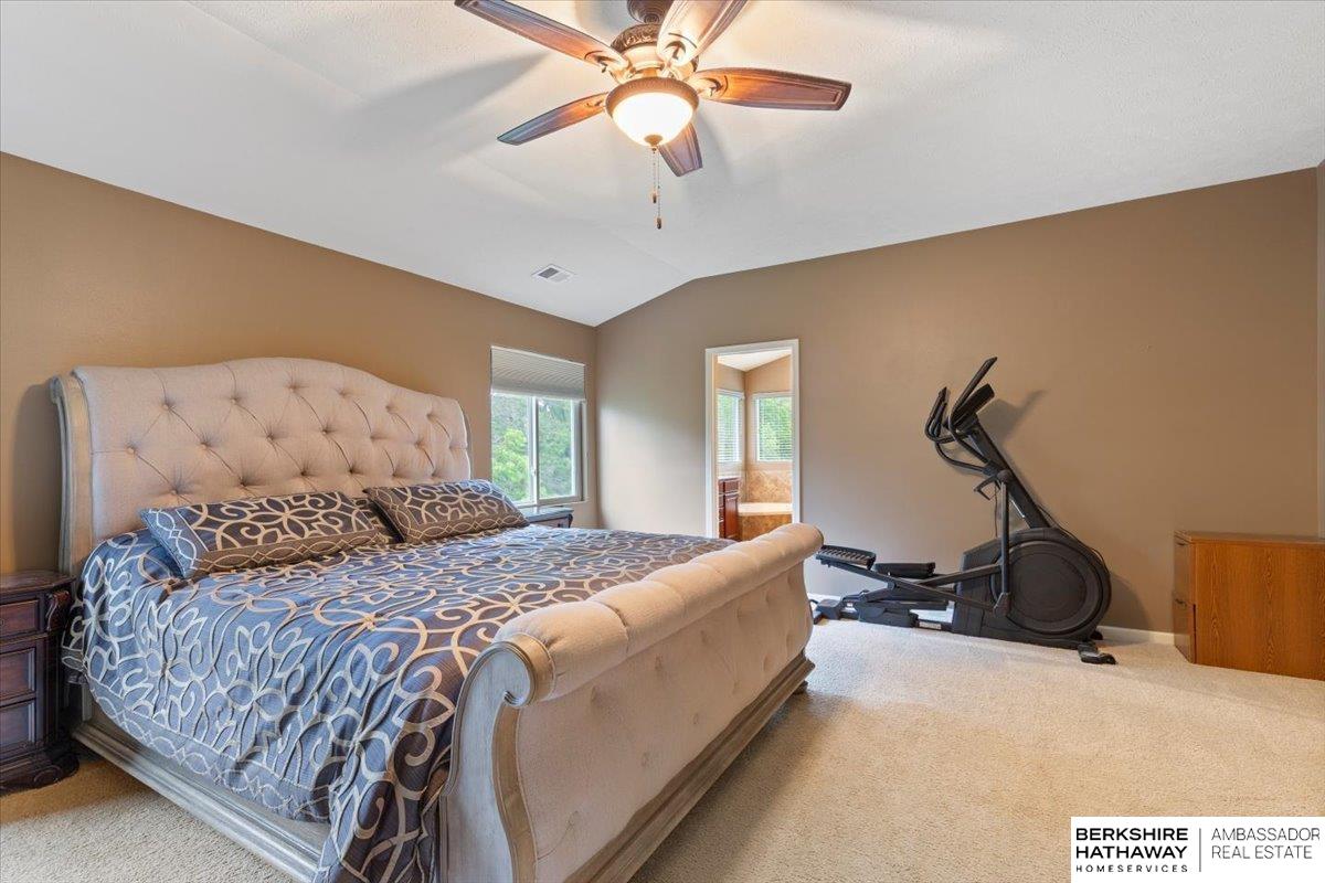 Omaha, Nebraska 68135, United States, 5 Bedrooms Bedrooms, ,4 BathroomsBathrooms,Residential,Pending,134316