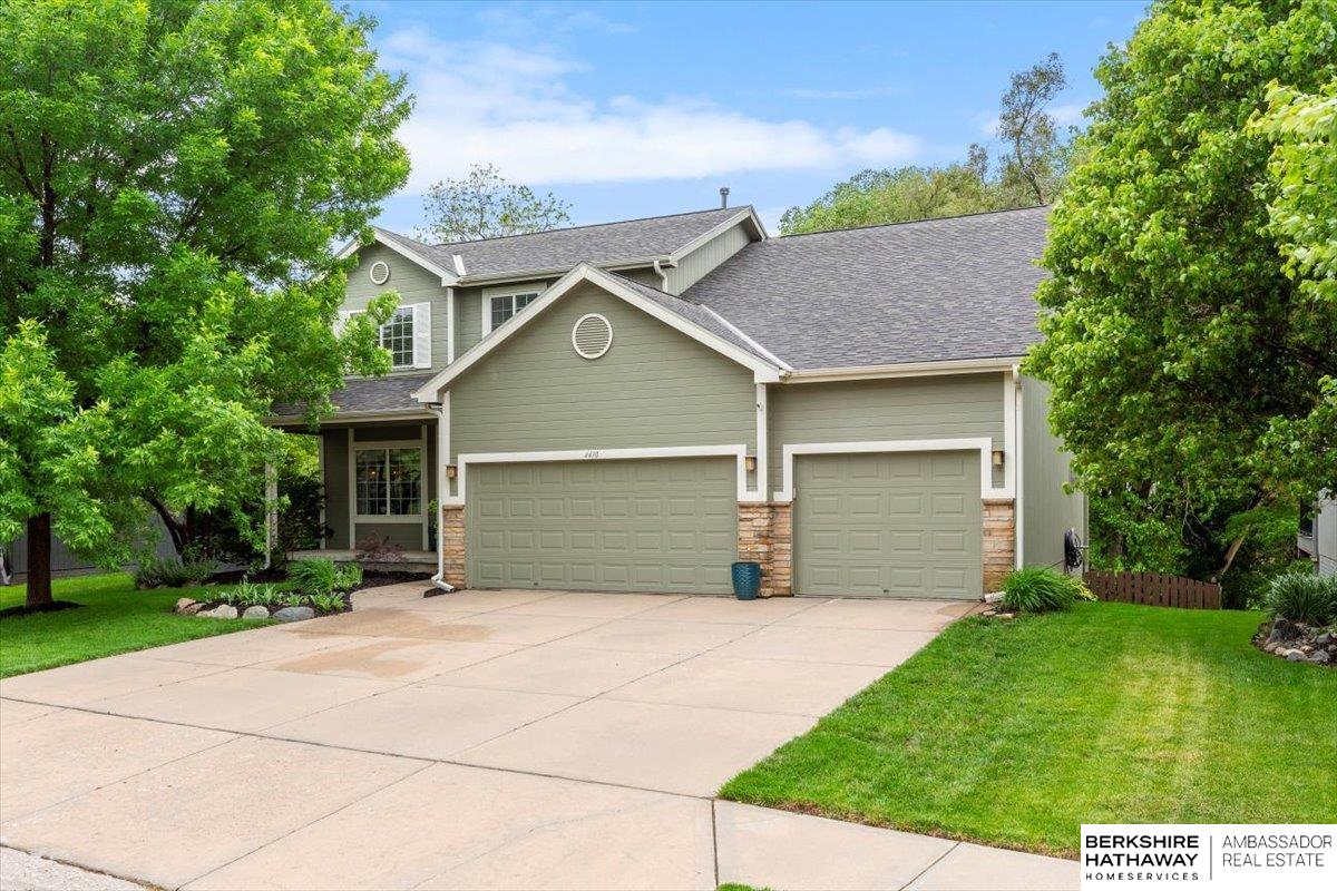 Omaha, Nebraska 68135, United States, 5 Bedrooms Bedrooms, ,4 BathroomsBathrooms,Residential,Pending,134316