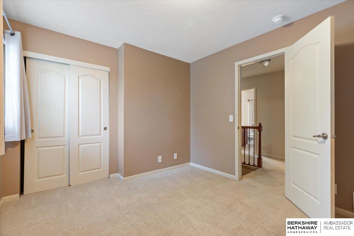 Omaha, Nebraska 68135, United States, 5 Bedrooms Bedrooms, ,4 BathroomsBathrooms,Residential,Pending,134316