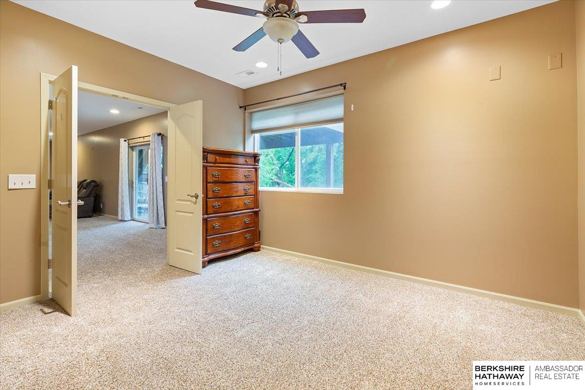 Omaha, Nebraska 68135, United States, 5 Bedrooms Bedrooms, ,4 BathroomsBathrooms,Residential,Pending,134316