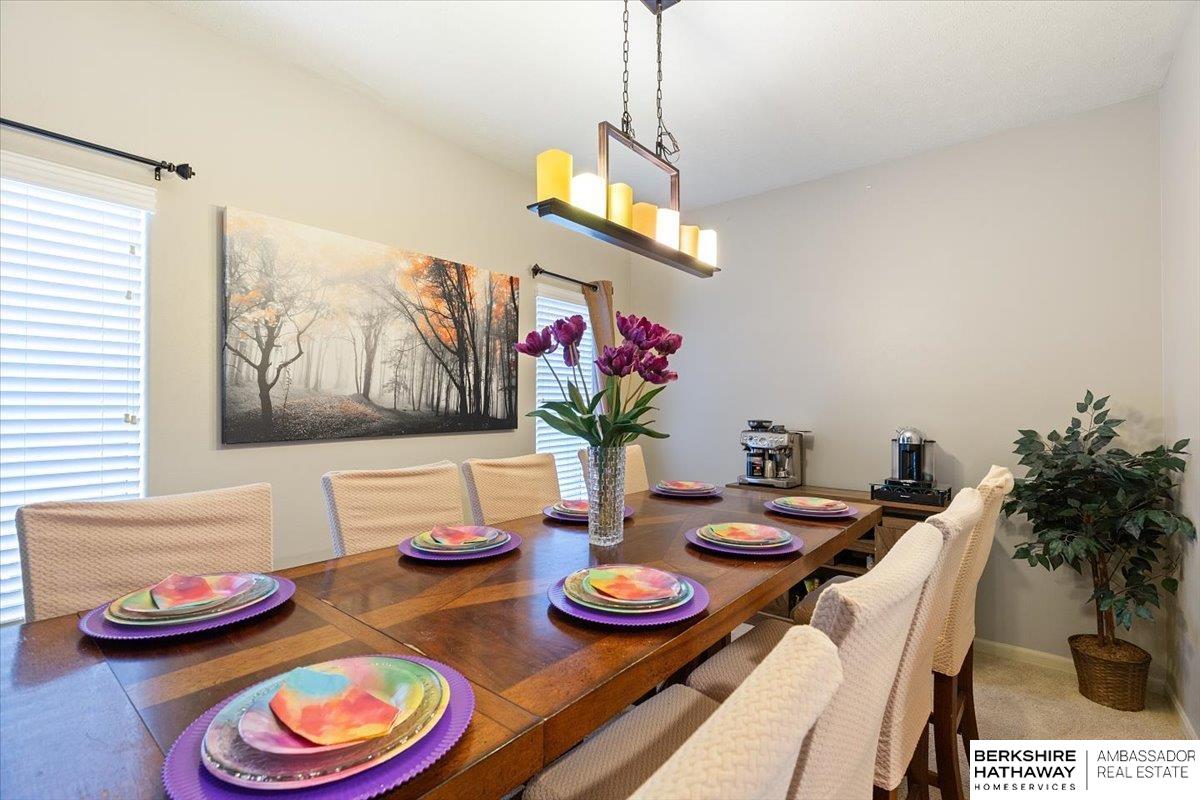 Omaha, Nebraska 68135, United States, 5 Bedrooms Bedrooms, ,4 BathroomsBathrooms,Residential,Pending,134316