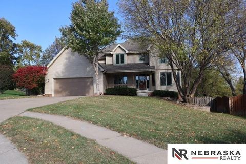 Photo of 906 Quail Ridge Circle, Papillion, NE 68046 (MLS # 22531089)