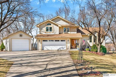 Photo of 14506 Hackberry Lane, Plattsmouth, NE 68048 (MLS # 22607100)