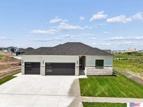 Photo of 8100 Sasha Avenue, Lincoln, NE 68516 (MLS # 22619014)