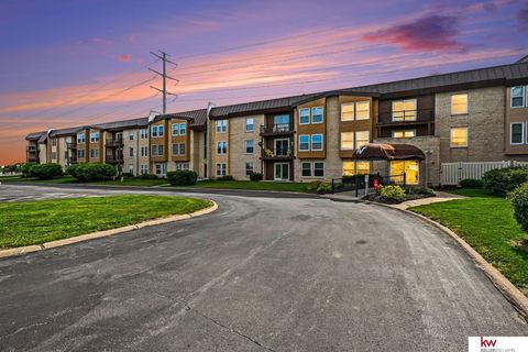 Photo of 12727 W Dodge Road #254C, Omaha, NE 68154 (MLS # 22613502)