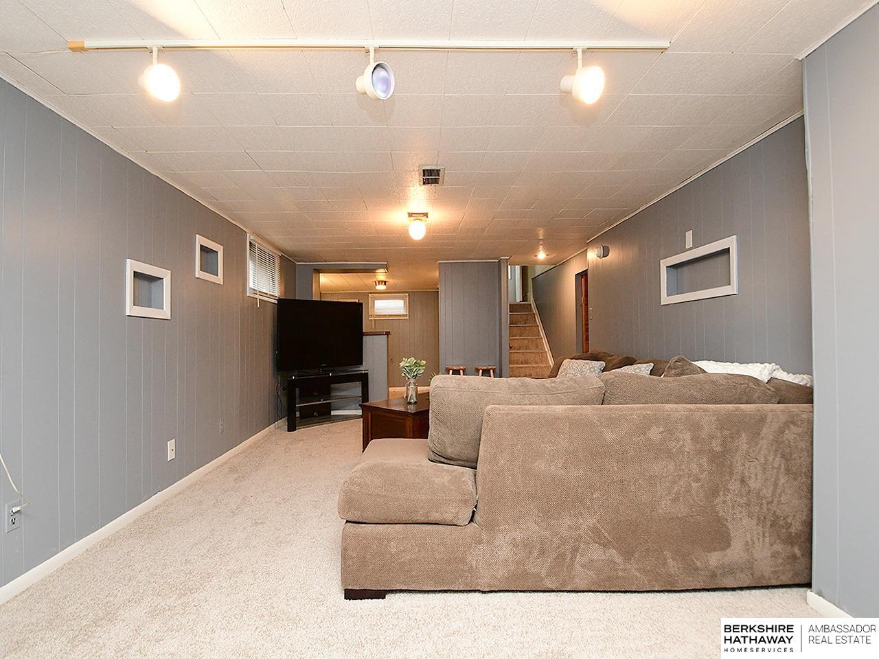 Omaha, Nebraska 68106, United States, 3 Bedrooms Bedrooms, ,2 BathroomsBathrooms,Residential,Active,245620