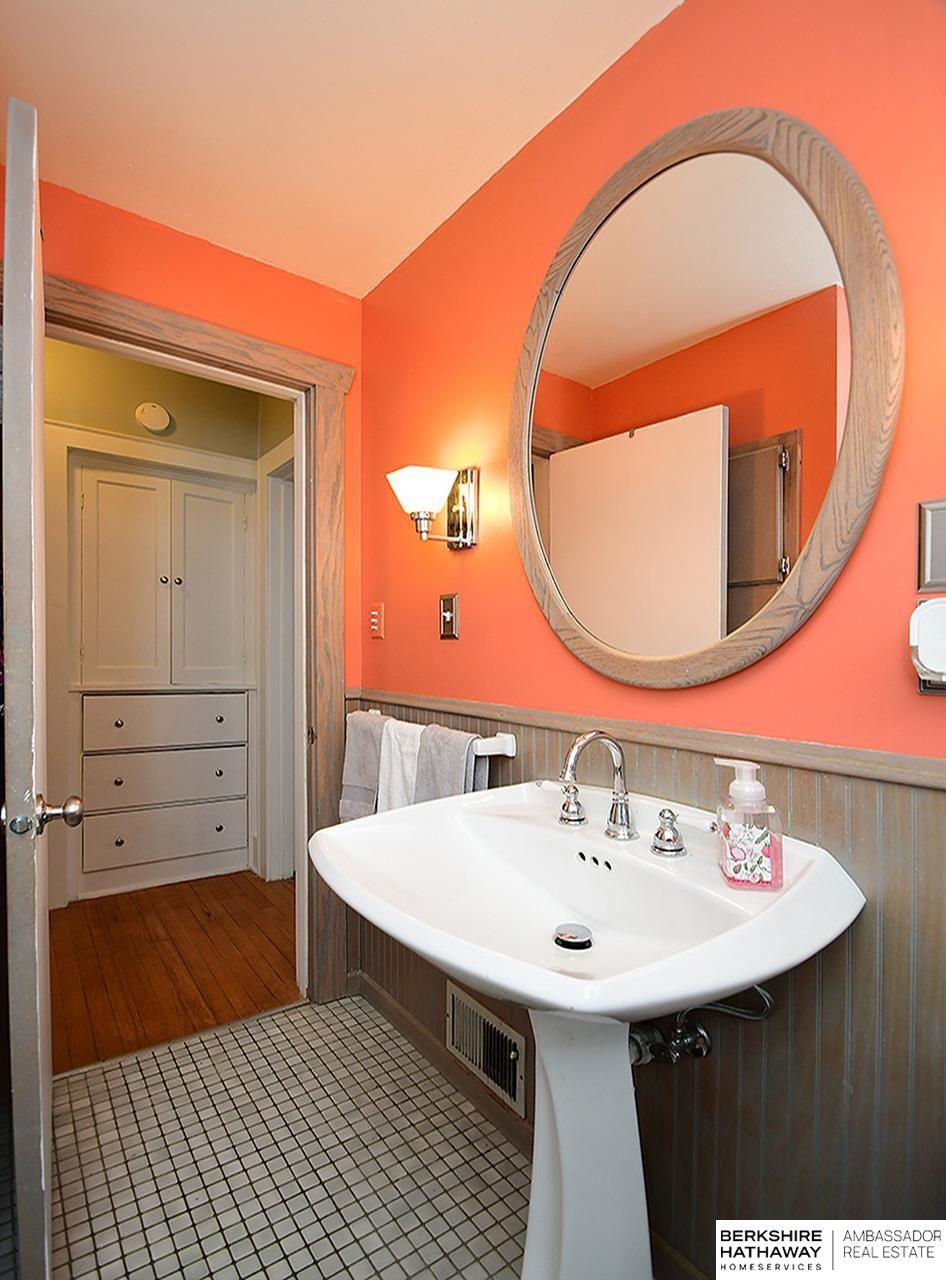 Omaha, Nebraska 68106, United States, 3 Bedrooms Bedrooms, ,2 BathroomsBathrooms,Residential,Active,245620