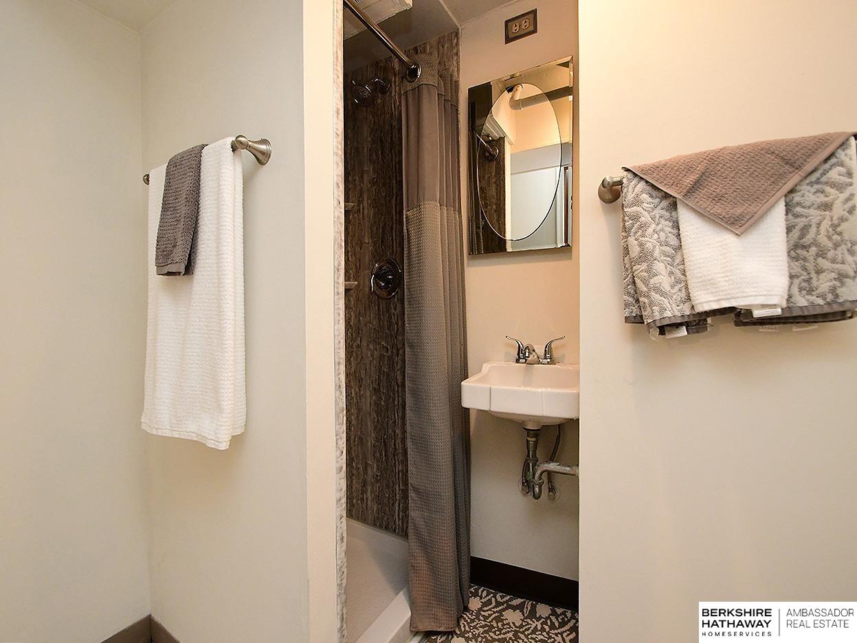 Omaha, Nebraska 68106, United States, 3 Bedrooms Bedrooms, ,2 BathroomsBathrooms,Residential,Active,245620