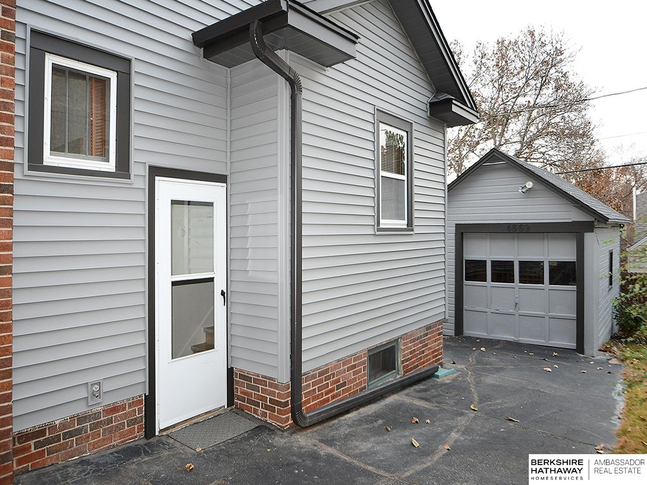 Omaha, Nebraska 68106, United States, 3 Bedrooms Bedrooms, ,2 BathroomsBathrooms,Residential,Active,245620