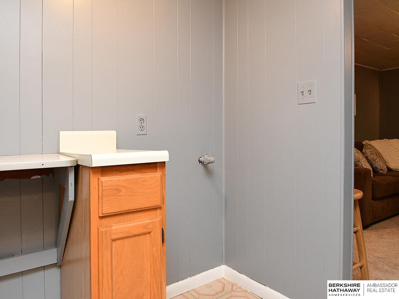 Omaha, Nebraska 68106, United States, 3 Bedrooms Bedrooms, ,2 BathroomsBathrooms,Residential,Active,245620