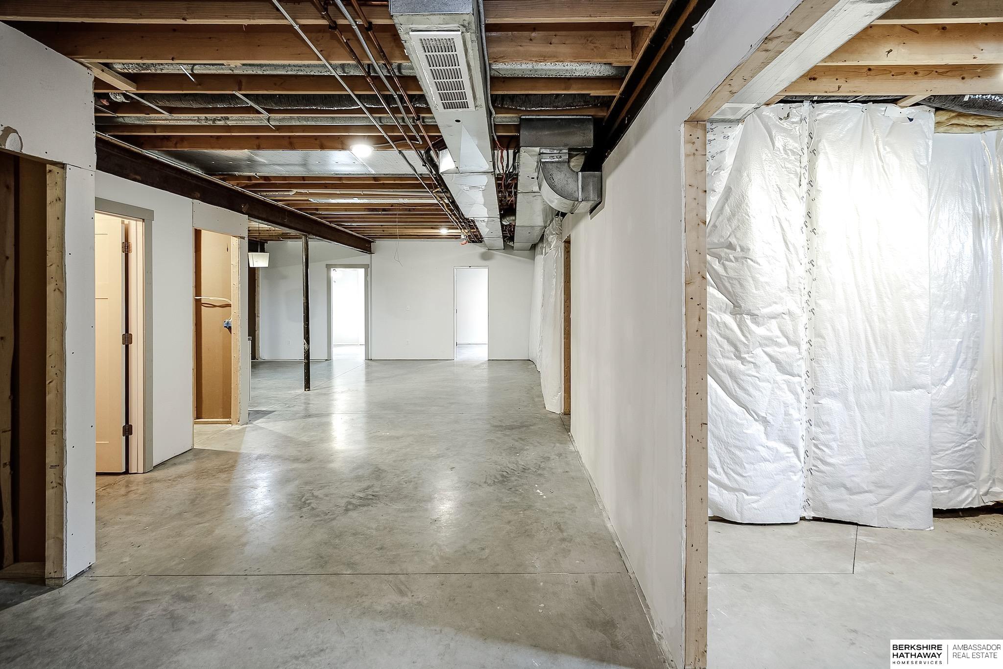 Omaha, Nebraska 68116, United States, 5 Bedrooms Bedrooms, ,4 BathroomsBathrooms,Residential,Active,191297