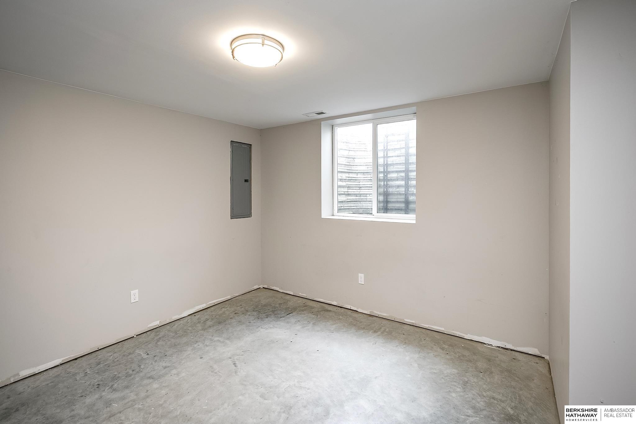 Omaha, Nebraska 68116, United States, 5 Bedrooms Bedrooms, ,4 BathroomsBathrooms,Residential,Active,191297