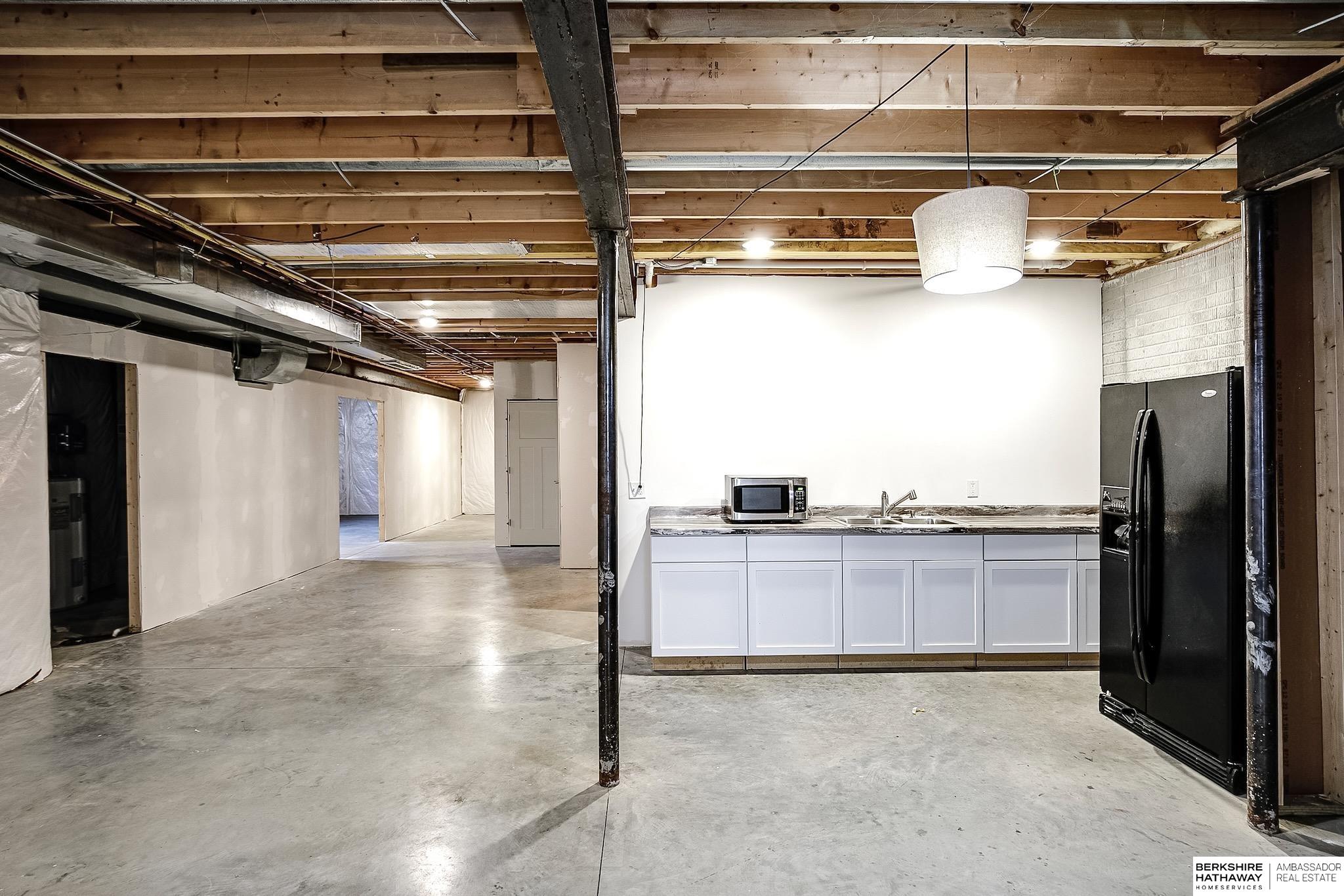 Omaha, Nebraska 68116, United States, 5 Bedrooms Bedrooms, ,4 BathroomsBathrooms,Residential,Active,191297