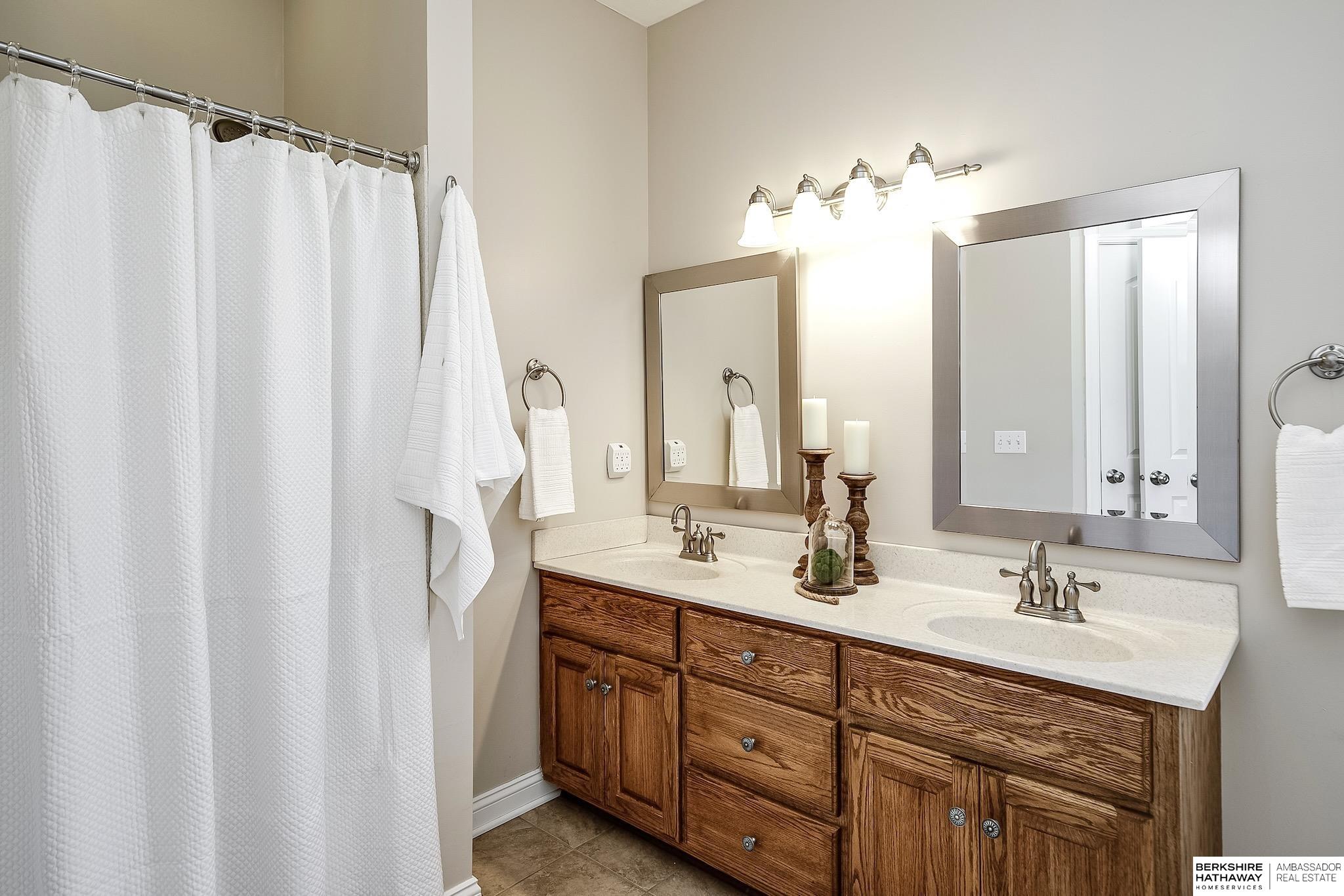 Omaha, Nebraska 68116, United States, 5 Bedrooms Bedrooms, ,4 BathroomsBathrooms,Residential,Active,191297