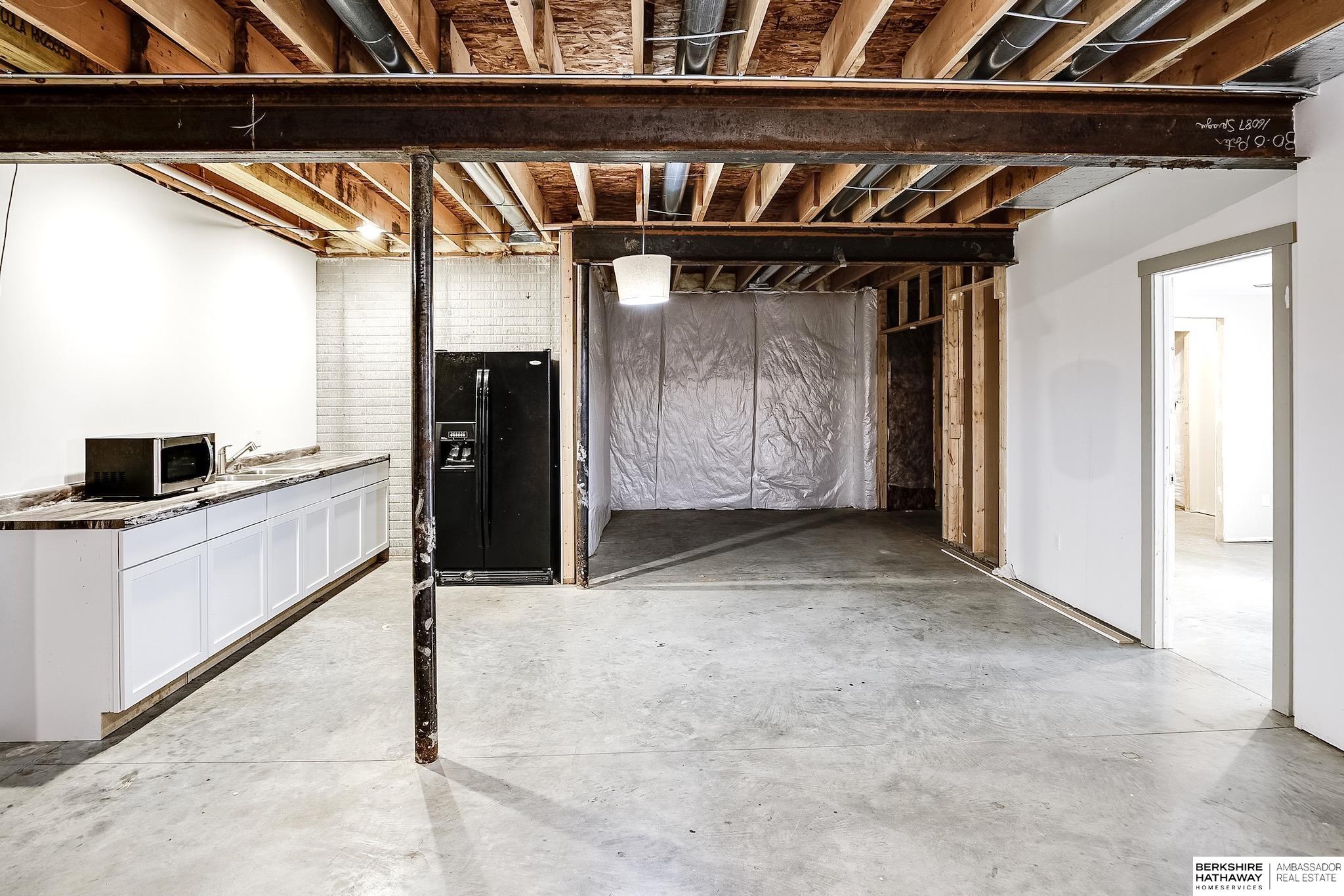 Omaha, Nebraska 68116, United States, 5 Bedrooms Bedrooms, ,4 BathroomsBathrooms,Residential,Active,191297