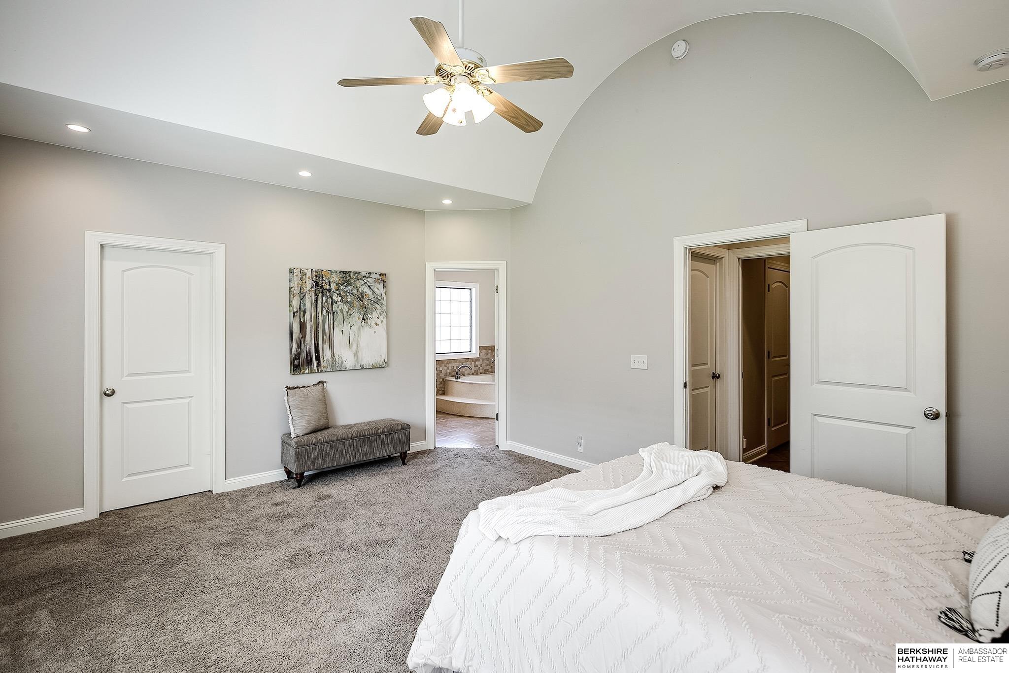 Omaha, Nebraska 68116, United States, 5 Bedrooms Bedrooms, ,4 BathroomsBathrooms,Residential,Active,191297