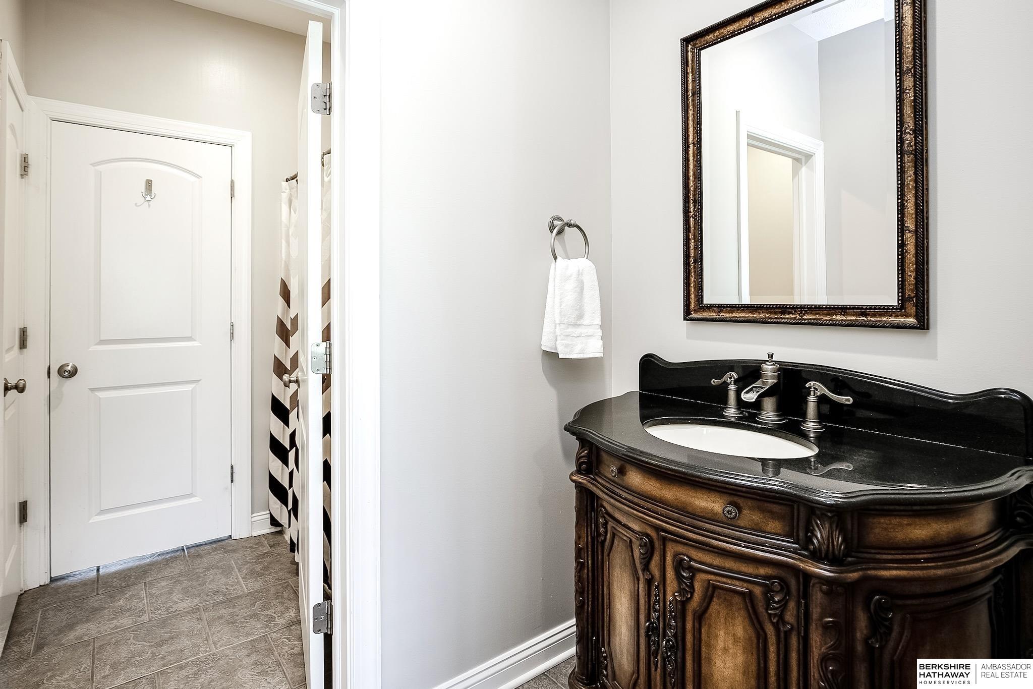 Omaha, Nebraska 68116, United States, 5 Bedrooms Bedrooms, ,4 BathroomsBathrooms,Residential,Active,191297