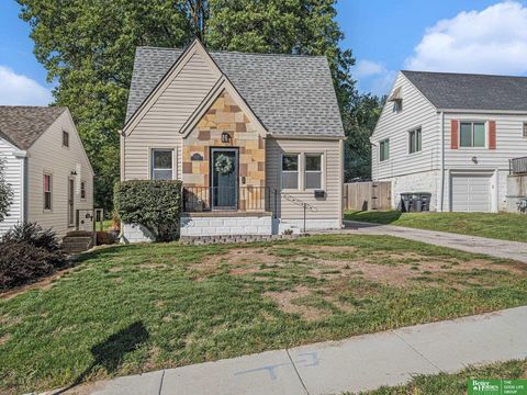 Photo of 6232 Pierce Street, Omaha, NE 68106 (MLS # 22529679)