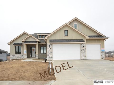 Photo of 9956 S 118th Street, Papillion, NE 68046 (MLS # 22606565)
