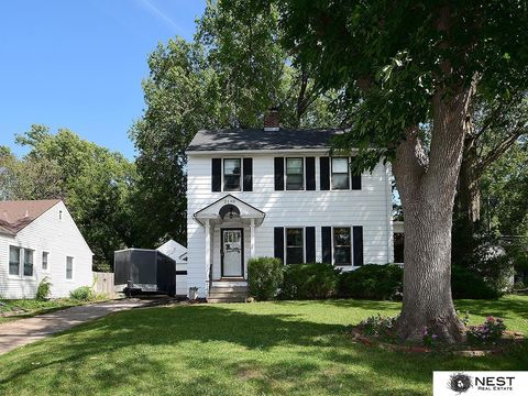 Photo of 2140 S 33 Street, Lincoln, NE 68506 (MLS # 22603497)