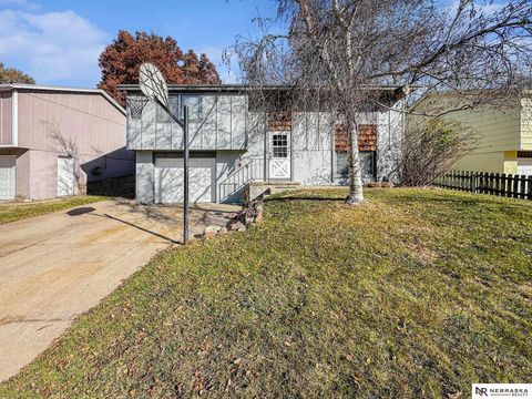 Photo of 5044 Grassridge Road, Lincoln, NE 68512 (MLS # 22534341)