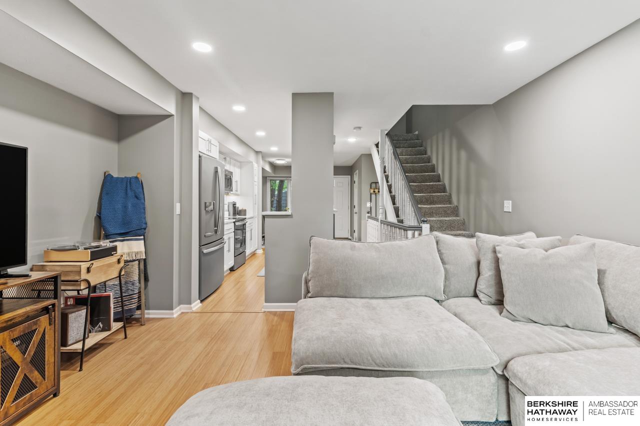 Lincoln, Nebraska 68512, United States, 3 Bedrooms Bedrooms, ,2 BathroomsBathrooms,Residential,Pending,204139