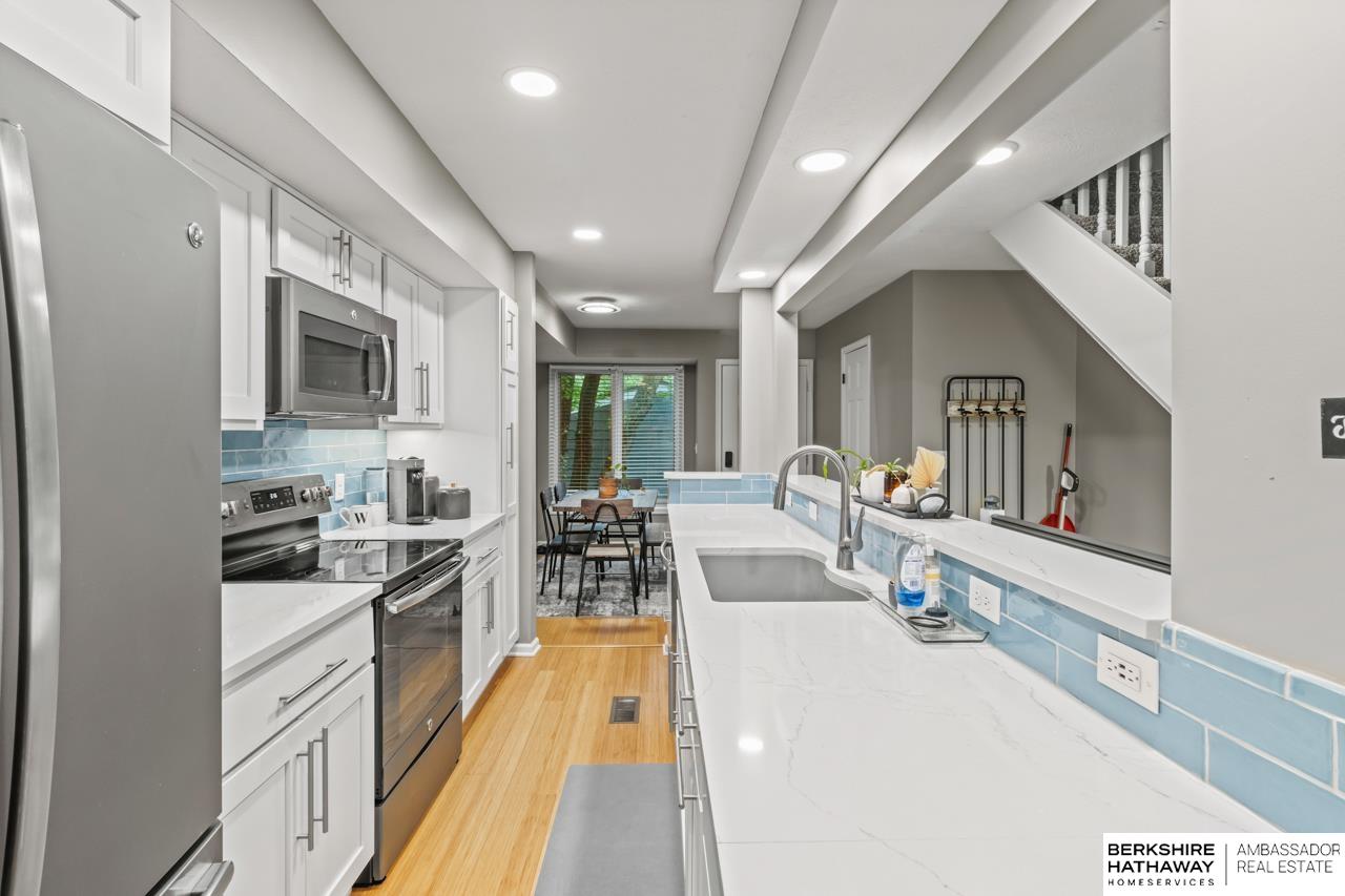 Lincoln, Nebraska 68512, United States, 3 Bedrooms Bedrooms, ,2 BathroomsBathrooms,Residential,Pending,204139