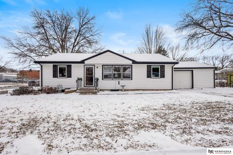 Photo of 5945 Francis Street, Lincoln, NE 68505 (MLS # 22602934)