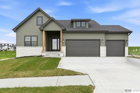 Photo of 19938 Weir Street, Omaha, NE 68135 (MLS # 22609921)