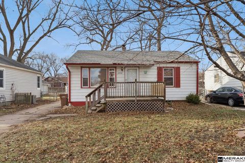 Photo of 1908 Warren Street, Bellevue, NE 68005 (MLS # 22535243)