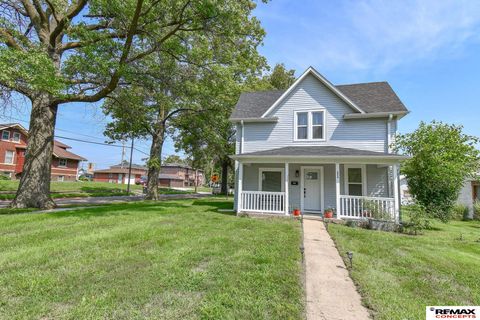 Photo of 800 Grant Street, Beatrice, NE 68310 (MLS # 22528767)