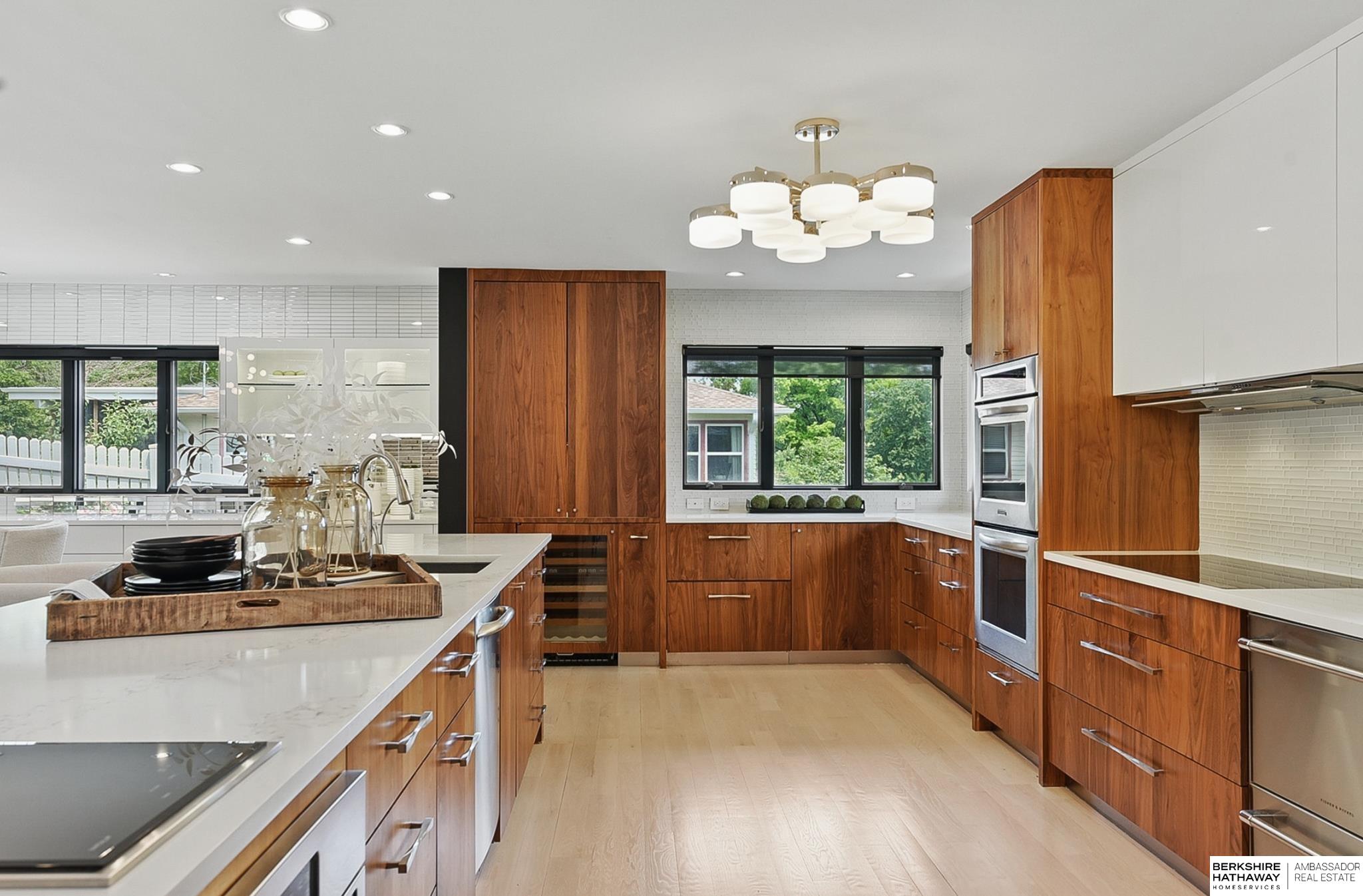 Omaha, Nebraska 68124, United States, 3 Bedrooms Bedrooms, ,3 BathroomsBathrooms,Residential,Pending,141426