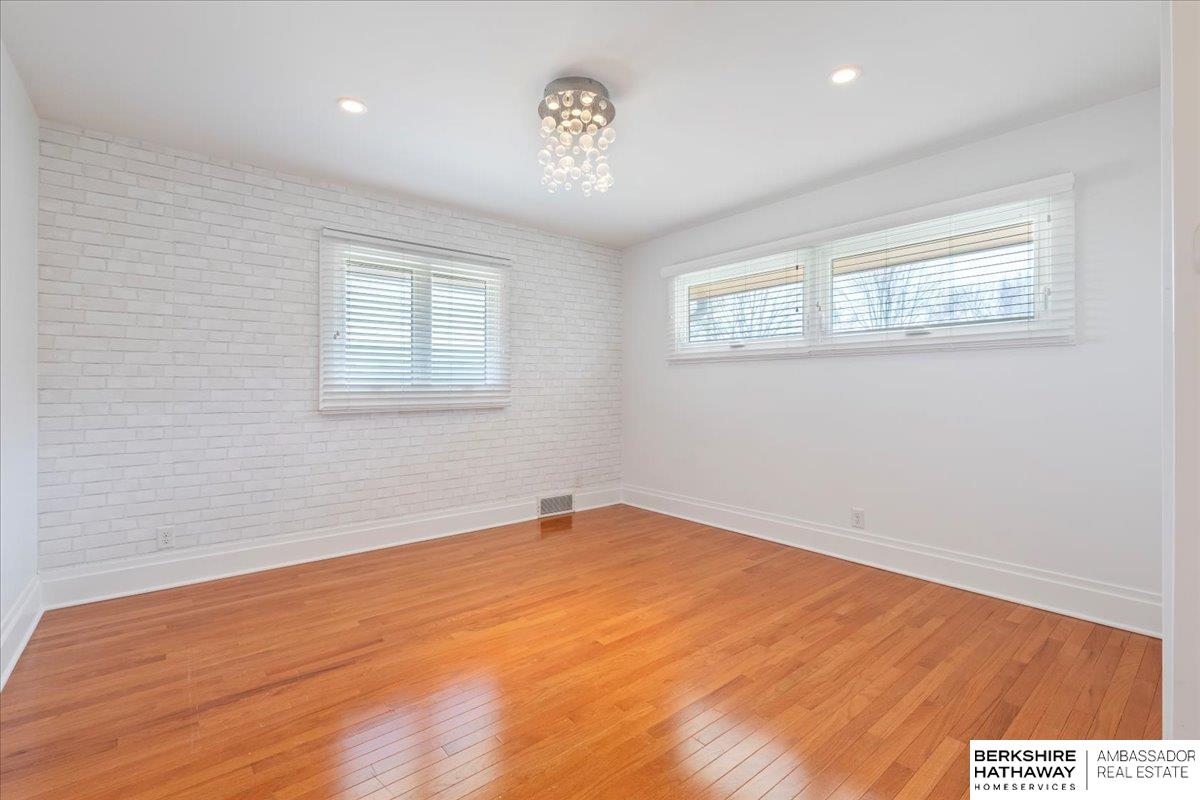 Omaha, Nebraska 68124, United States, 3 Bedrooms Bedrooms, ,3 BathroomsBathrooms,Residential,Pending,141426