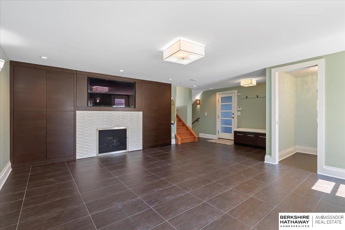 Omaha, Nebraska 68124, United States, 3 Bedrooms Bedrooms, ,3 BathroomsBathrooms,Residential,Pending,141426