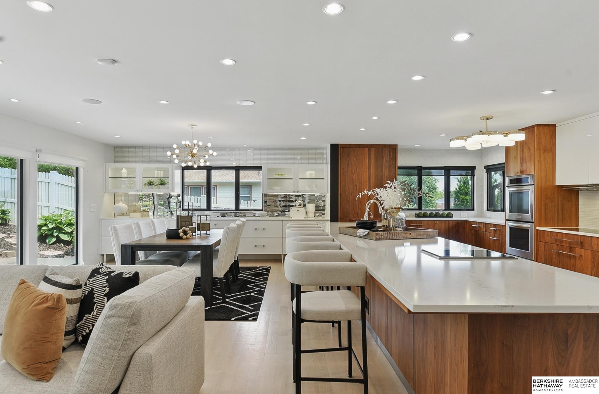 Omaha, Nebraska 68124, United States, 3 Bedrooms Bedrooms, ,3 BathroomsBathrooms,Residential,Pending,141426