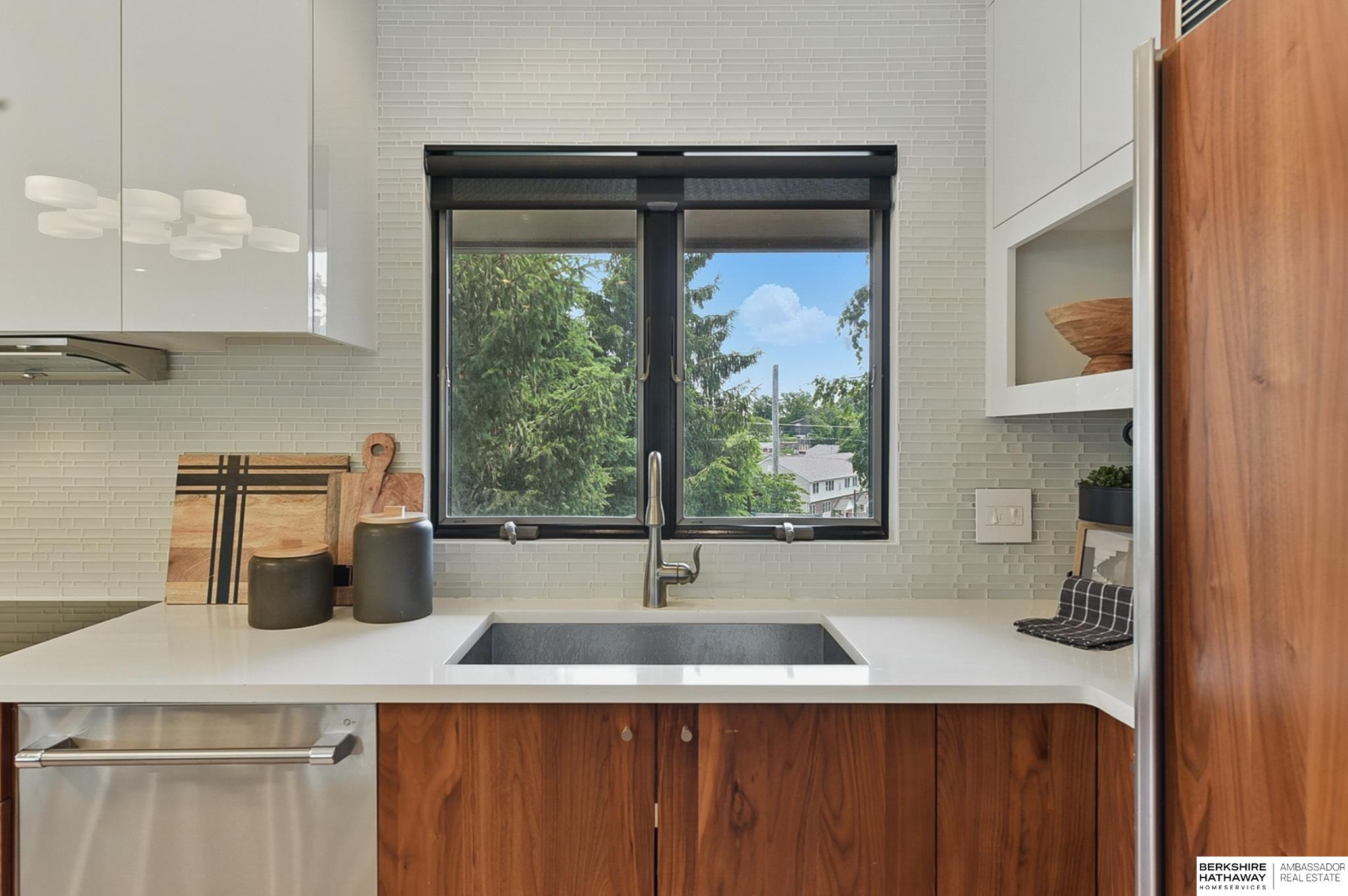 Omaha, Nebraska 68124, United States, 3 Bedrooms Bedrooms, ,3 BathroomsBathrooms,Residential,Pending,141426