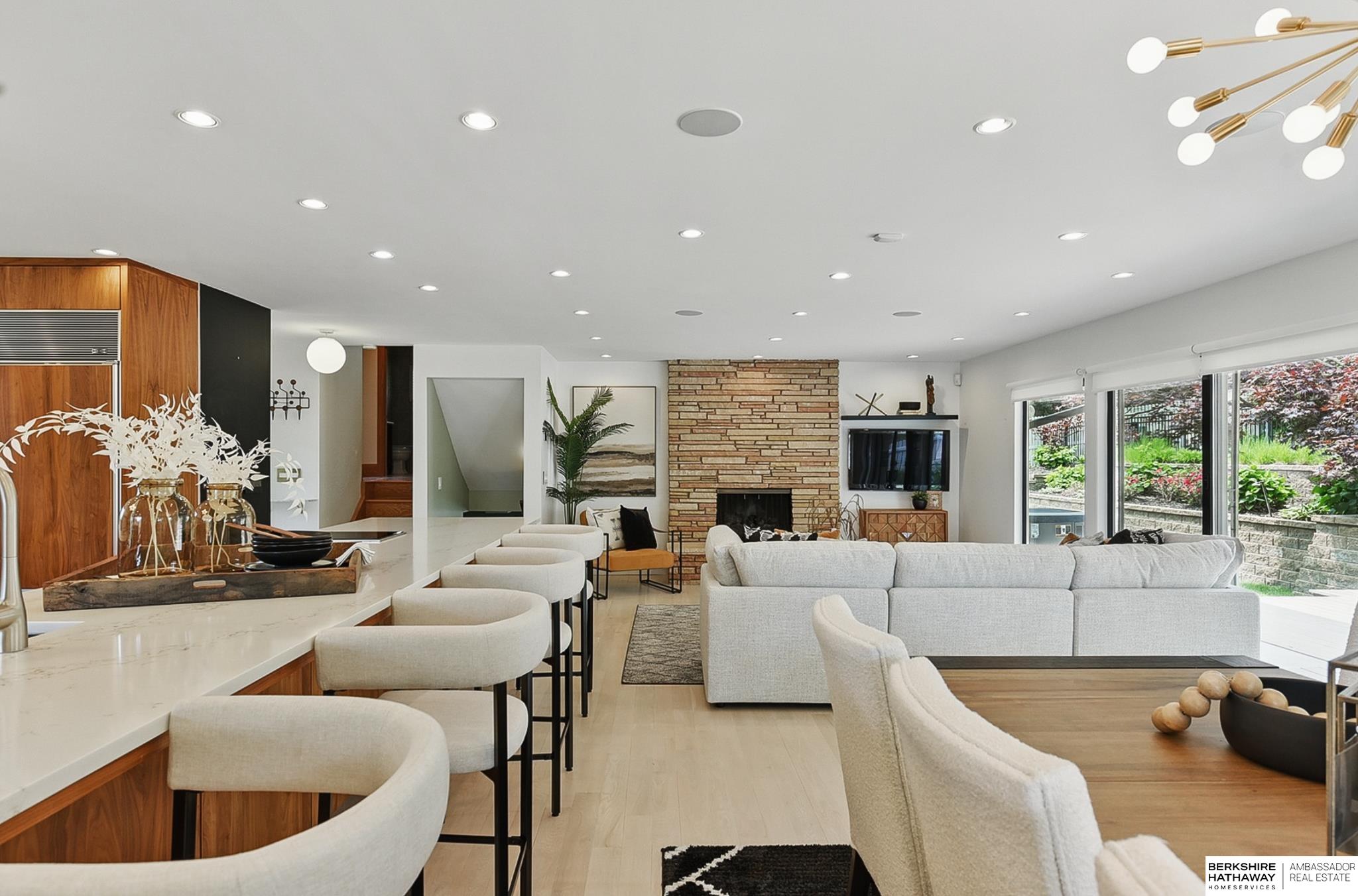 Omaha, Nebraska 68124, United States, 3 Bedrooms Bedrooms, ,3 BathroomsBathrooms,Residential,Pending,141426