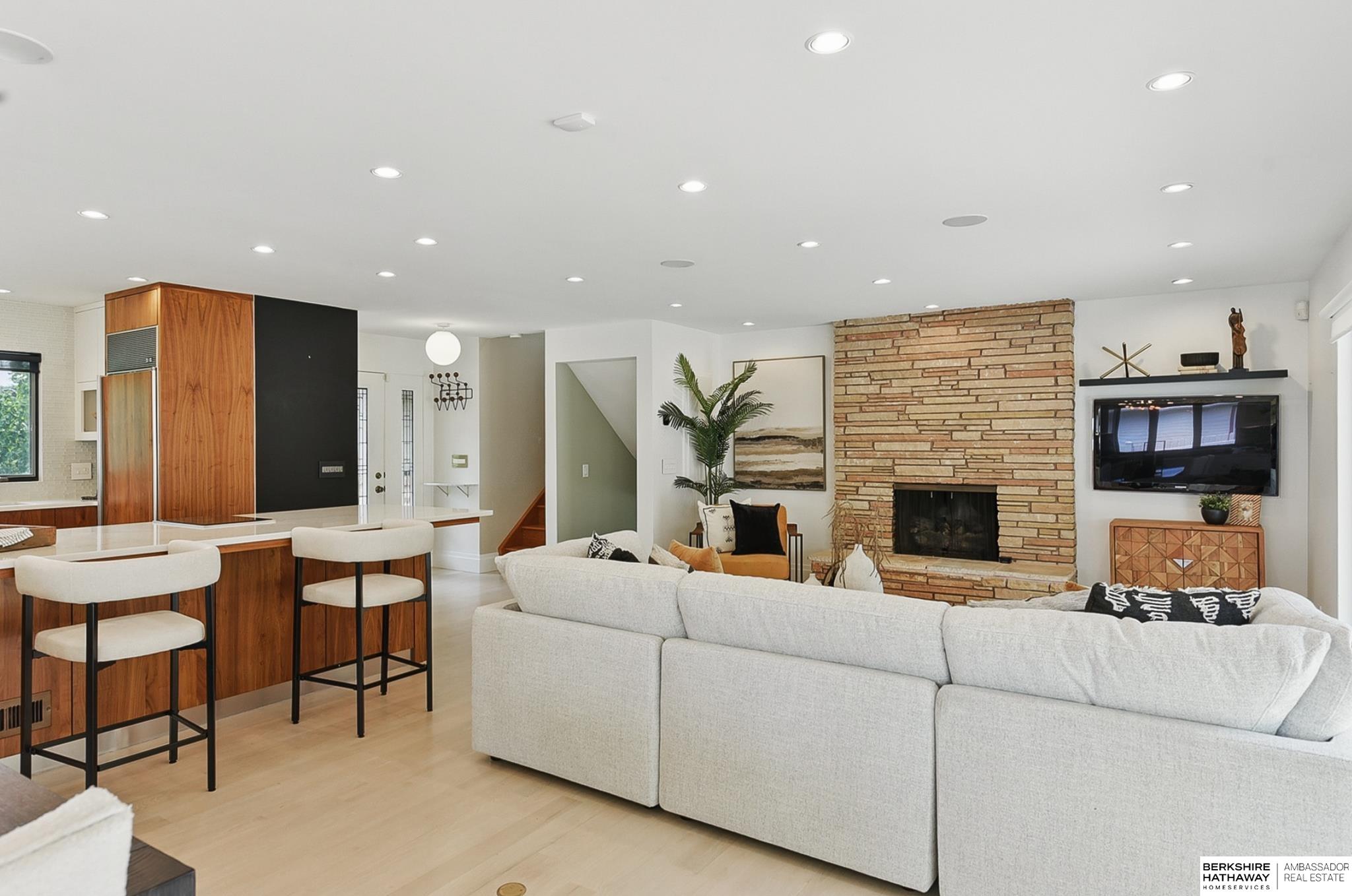 Omaha, Nebraska 68124, United States, 3 Bedrooms Bedrooms, ,3 BathroomsBathrooms,Residential,Pending,141426