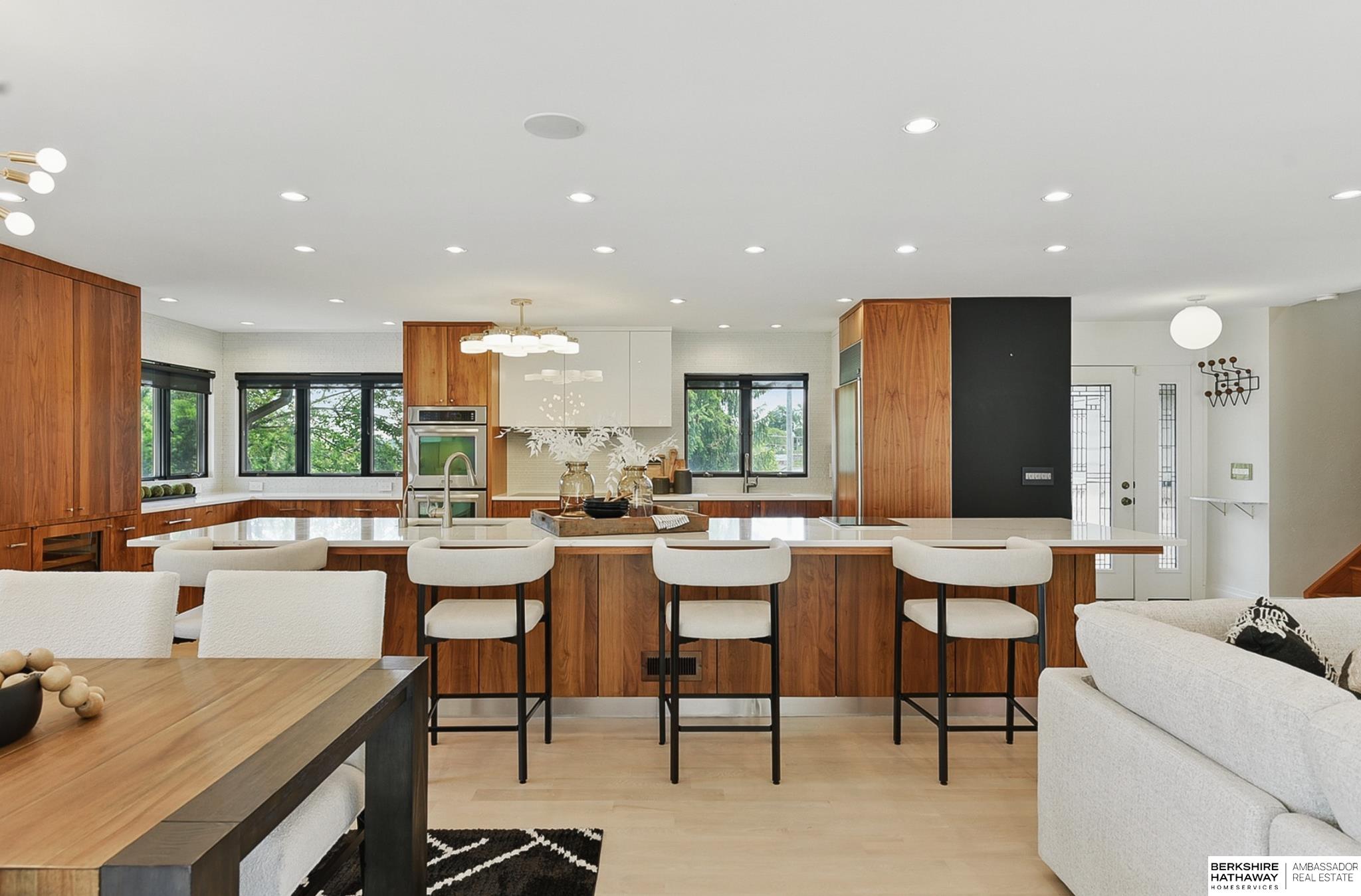 Omaha, Nebraska 68124, United States, 3 Bedrooms Bedrooms, ,3 BathroomsBathrooms,Residential,Pending,141426