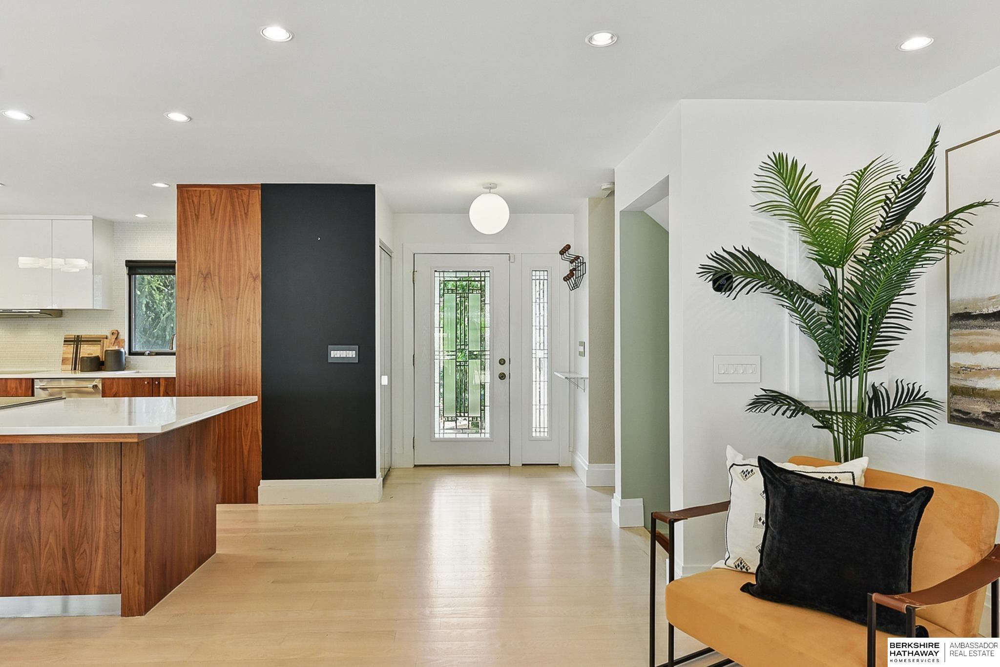 Omaha, Nebraska 68124, United States, 3 Bedrooms Bedrooms, ,3 BathroomsBathrooms,Residential,Pending,141426