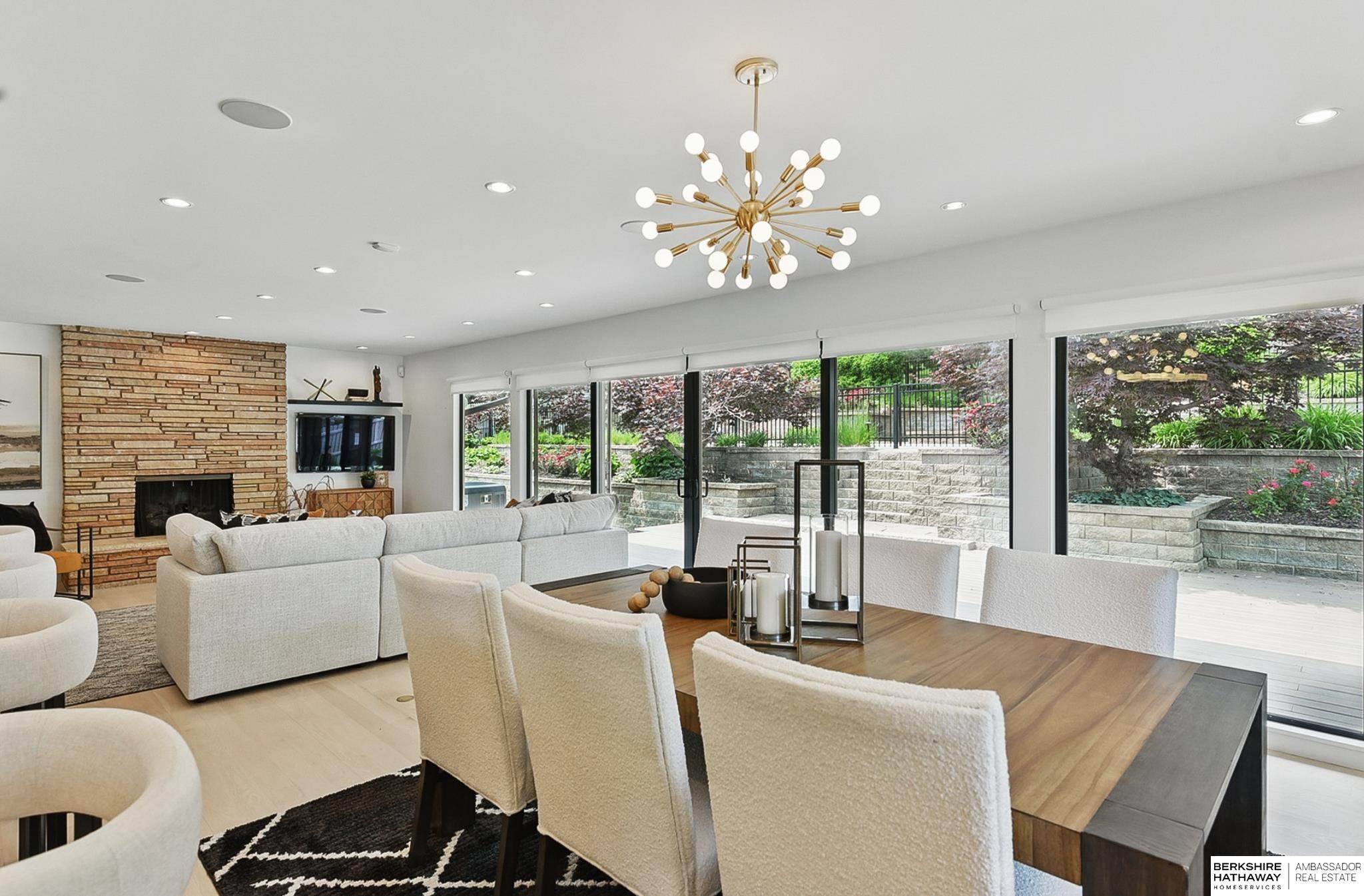 Omaha, Nebraska 68124, United States, 3 Bedrooms Bedrooms, ,3 BathroomsBathrooms,Residential,Pending,141426