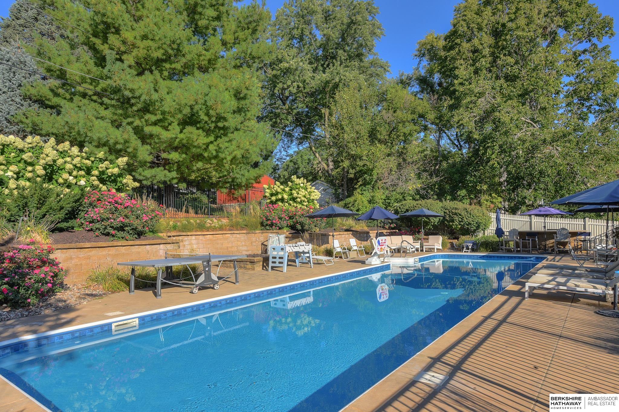 Omaha, Nebraska 68124, United States, 3 Bedrooms Bedrooms, ,3 BathroomsBathrooms,Residential,Pending,141426