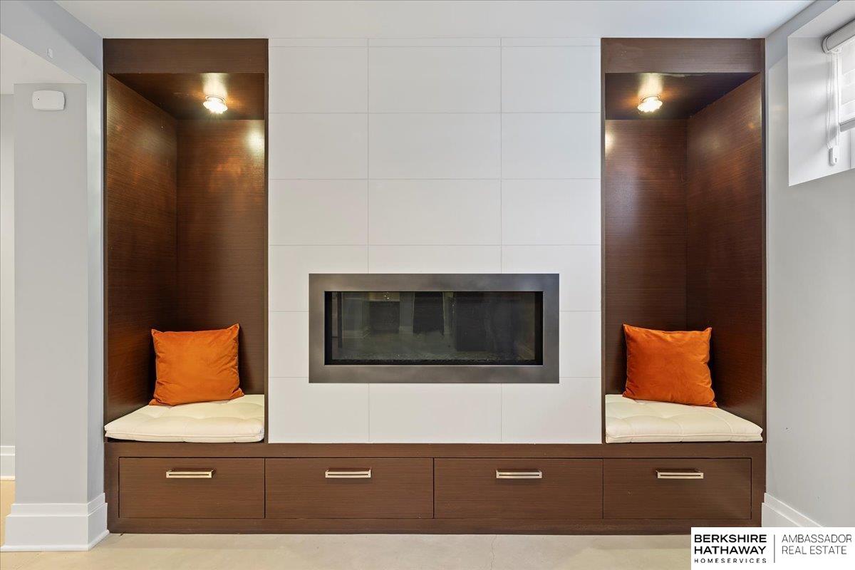 Omaha, Nebraska 68124, United States, 3 Bedrooms Bedrooms, ,3 BathroomsBathrooms,Residential,Pending,141426