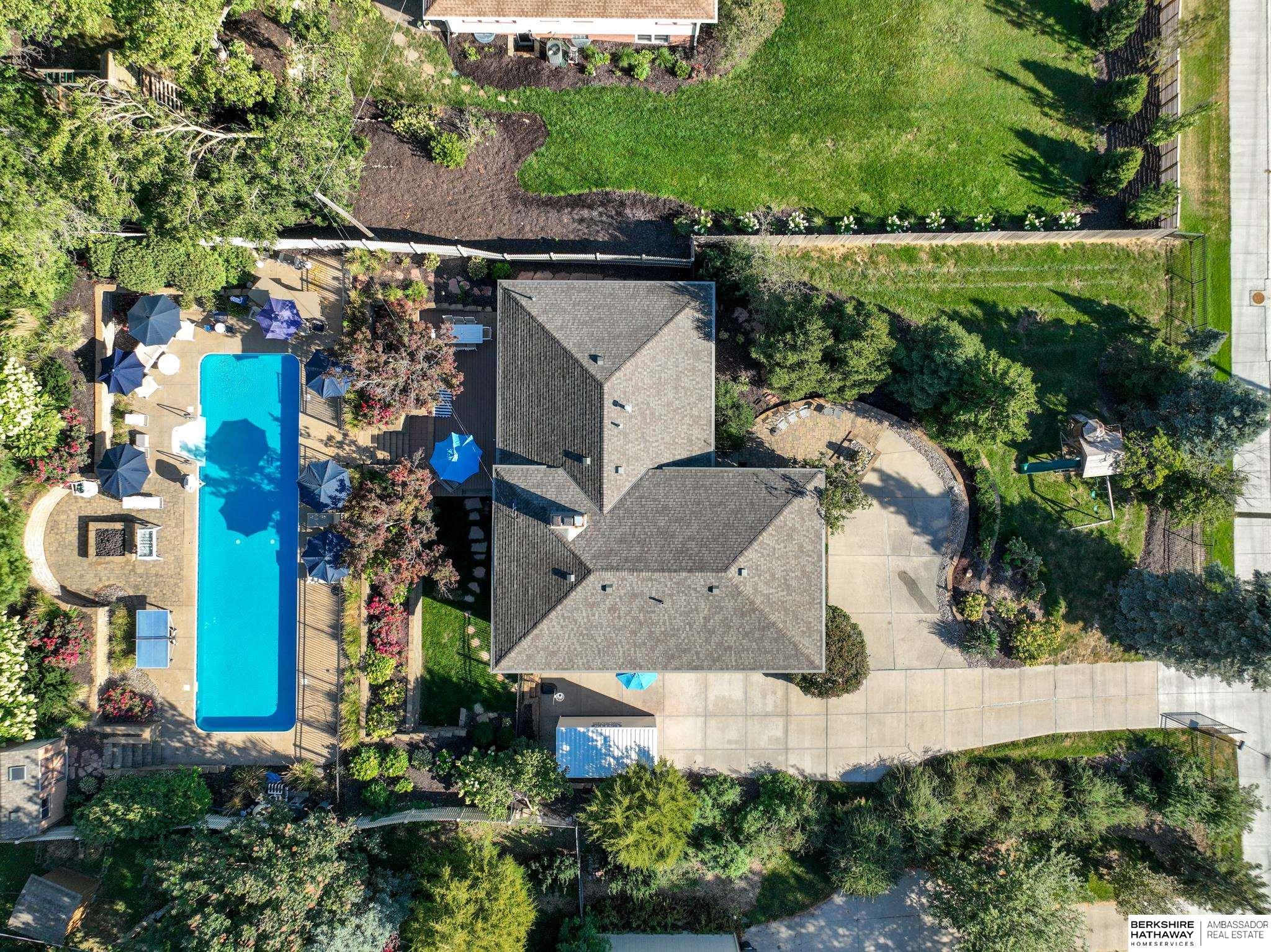 Omaha, Nebraska 68124, United States, 3 Bedrooms Bedrooms, ,3 BathroomsBathrooms,Residential,Pending,141426