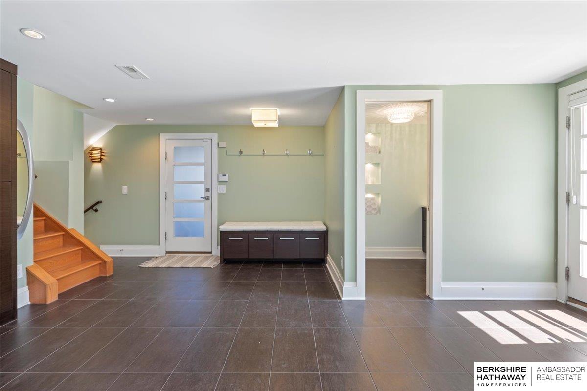 Omaha, Nebraska 68124, United States, 3 Bedrooms Bedrooms, ,3 BathroomsBathrooms,Residential,Pending,141426