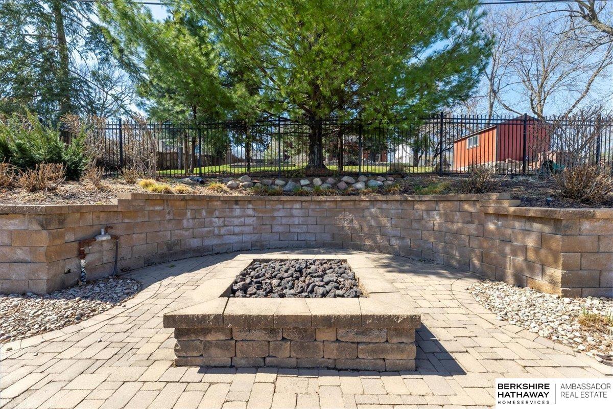 Omaha, Nebraska 68124, United States, 3 Bedrooms Bedrooms, ,3 BathroomsBathrooms,Residential,Pending,141426