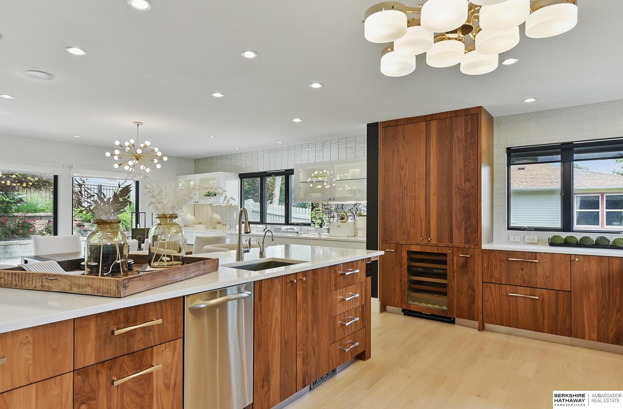 Omaha, Nebraska 68124, United States, 3 Bedrooms Bedrooms, ,3 BathroomsBathrooms,Residential,Pending,141426