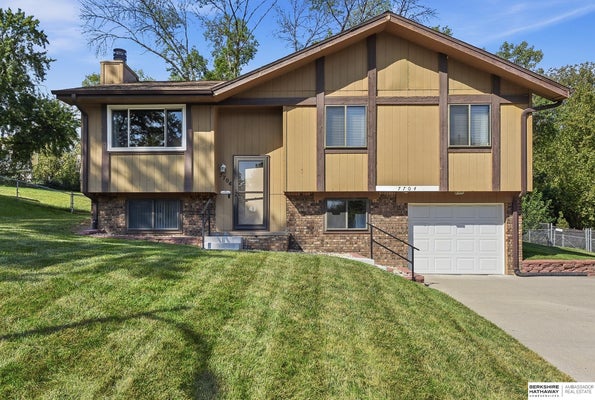 7704 S 76TH AVE, LA VISTA, NE 68128 - Image 6adb378fd42e664bd6c090ee0c41e30f/1714418051