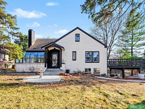 Photo of 306 Bellevue Boulevard N, Bellevue, NE 68005 (MLS # 22605980)