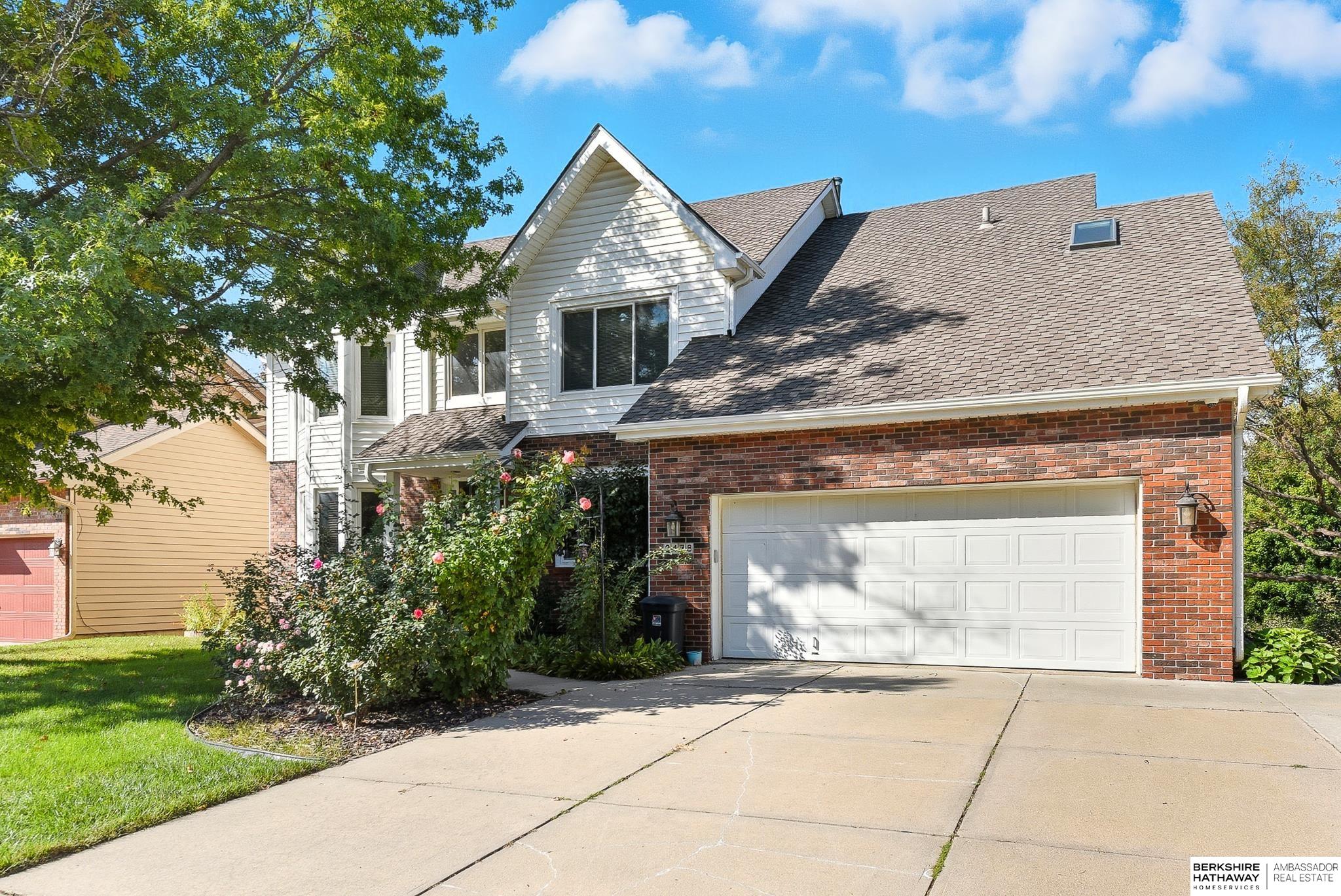 Omaha, Nebraska 68116, United States, 5 Bedrooms Bedrooms, ,3 BathroomsBathrooms,Residential,Active,242270